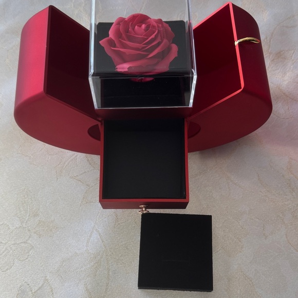 Apple Gift Box - Picture 10 of 15